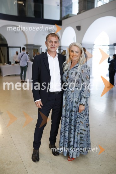  Blaž Peršin, direktor Muzeja in galerije mesta Ljubljane;  Madea Mojca Majhen, direktorica agencije Paideia EventsKončno v živo: Predstavitev novih standardov pri organizaciji dogodkov v prihodnje