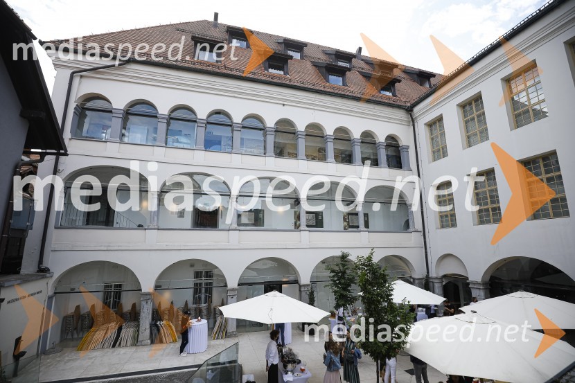 Končno v živo: Predstavitev novih standardov pri organizaciji dogodkov v prihodnje