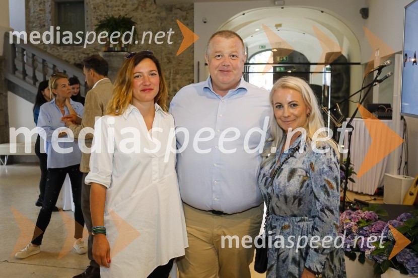 Končno v živo: Predstavitev novih standardov pri organizaciji dogodkov v prihodnje