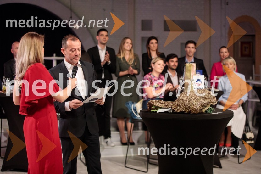  Tonja Avsenik, AmCham (Ameriška gospodarska zbornica);  Enzo Smrekar, predsednik uprave Droge Kolinske in glavni direktor strateškega poslovnega področja v Atlantic Grupi, predsednik SZSTop potencial leta 2020