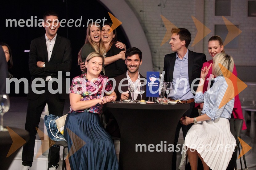  Ognan  Jakasanovski, Lek;  Nina Pejič, mlada raziskovalka na FDV UM;  ... ;  Urška Kajtner, Roche, farmacevtska družba;  ... ;  Dean Habuš, OptiBar;  Patricija Randl, Pivovarna Laško Union;  ... Top potencial leta 2020