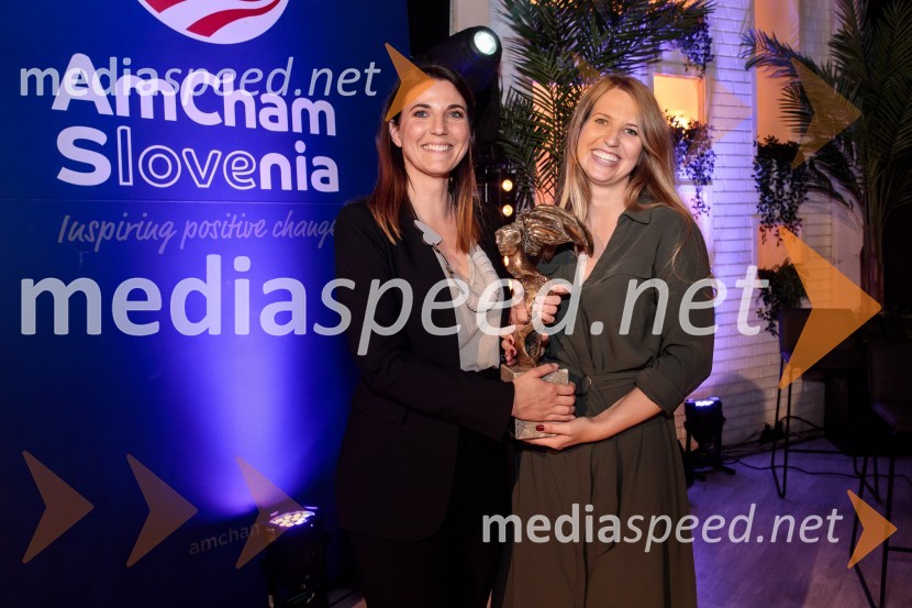  Urška Kajtner, Roche, farmacevtska družba;  Nina Pejič, mlada raziskovalka na FDV UMTop potencial leta 2020