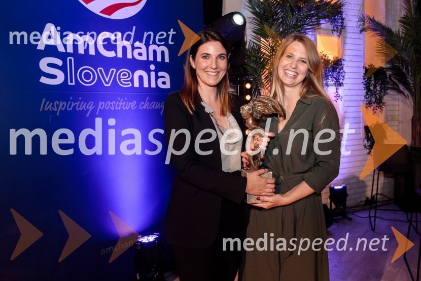  Urška Kajtner, Roche, farmacevtska družba;  Nina Pejič, mlada raziskovalka na FDV UMTop potencial leta 2020