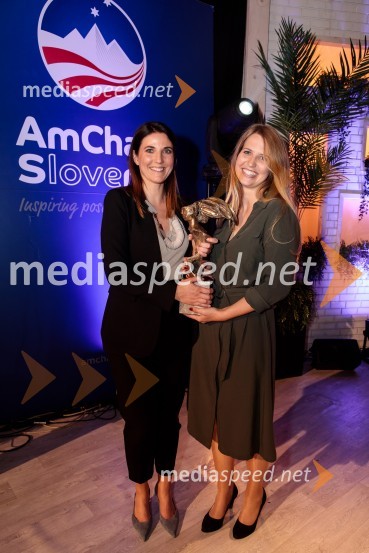  Urška Kajtner, Roche, farmacevtska družba;  Nina Pejič, mlada raziskovalka na FDV UMTop potencial leta 2020