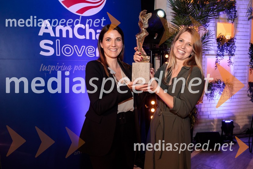  Urška Kajtner, Roche, farmacevtska družba;  Nina Pejič, mlada raziskovalka na FDV UMTop potencial leta 2020