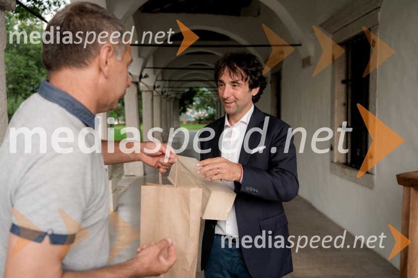  ... ;  Tomaž Kavčič, kuharski mojster, Pri Lojzetu, Zemono, podpredsednik BASSPogostitev pri Tomažu Kavčiču ob prejemu Michelinove zvezdice