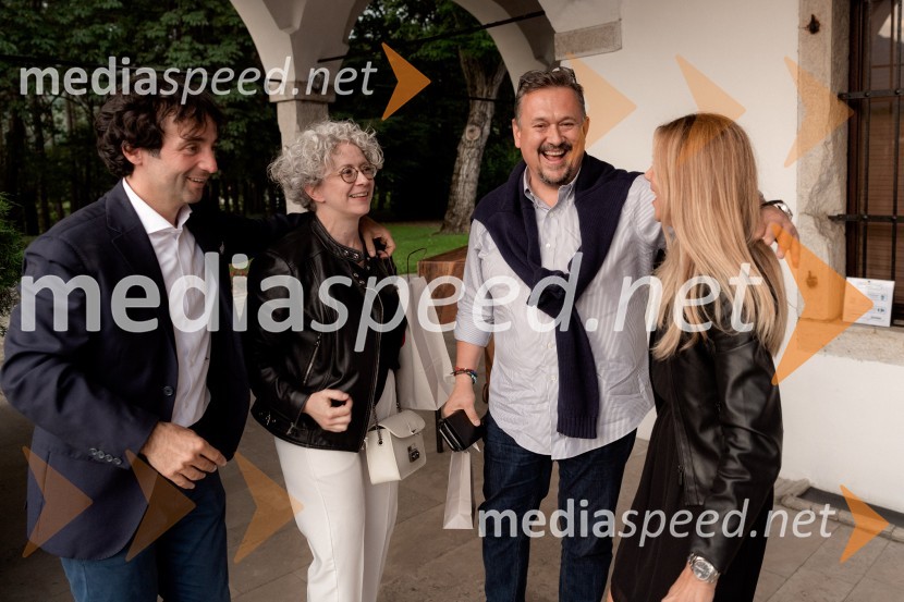  Tomaž Kavčič, kuharski mojster, Pri Lojzetu, Zemono, podpredsednik BASS;  ... ;  ... ;  Flavia  Furios Kavčič, Dvorec ZemonoPogostitev pri Tomažu Kavčiču ob prejemu Michelinove zvezdice