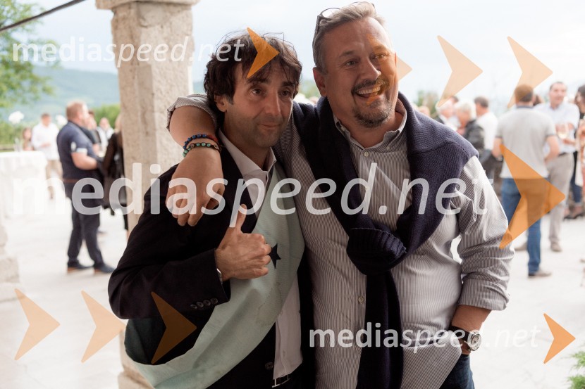  Tomaž Kavčič, kuharski mojster, Pri Lojzetu, Zemono, podpredsednik BASS;  ... Pogostitev pri Tomažu Kavčiču ob prejemu Michelinove zvezdice