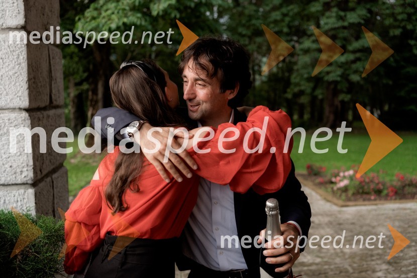  ... ;  Tomaž Kavčič, kuharski mojster, Pri Lojzetu, Zemono, podpredsednik BASSPogostitev pri Tomažu Kavčiču ob prejemu Michelinove zvezdice