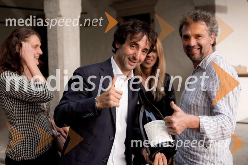  Tomaž Kavčič, kuharski mojster, Pri Lojzetu, Zemono, podpredsednik BASS;  ... Pogostitev pri Tomažu Kavčiču ob prejemu Michelinove zvezdice