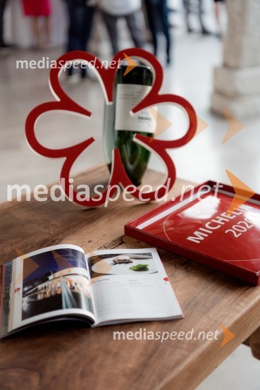 Pogostitev pri Tomažu Kavčiču ob prejemu Michelinove zvezdice