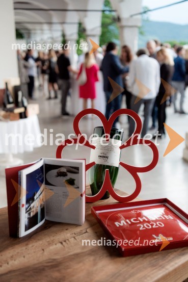 Pogostitev pri Tomažu Kavčiču ob prejemu Michelinove zvezdice