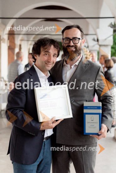  Tomaž Kavčič, kuharski mojster, Pri Lojzetu, Zemono, podpredsednik BASS;  ... Pogostitev pri Tomažu Kavčiču ob prejemu Michelinove zvezdice