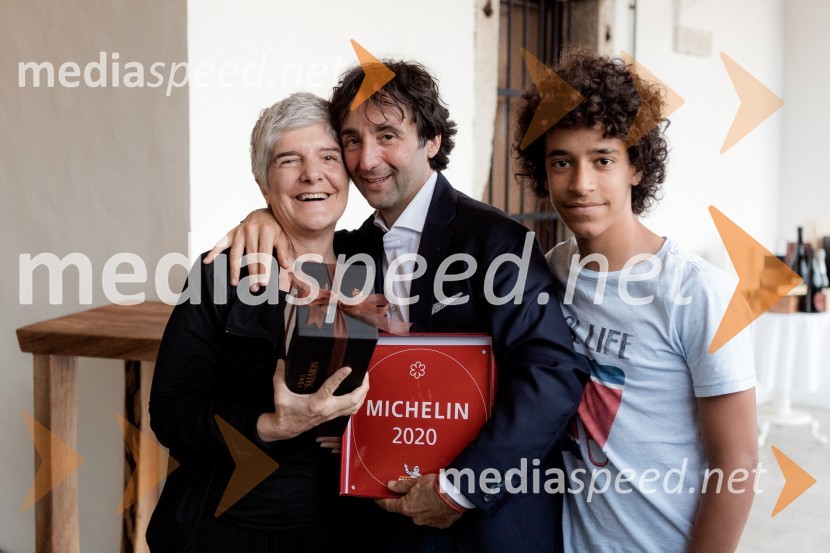  ... ;  Tomaž Kavčič, kuharski mojster, Pri Lojzetu, Zemono, podpredsednik BASS;  ... Pogostitev pri Tomažu Kavčiču ob prejemu Michelinove zvezdice