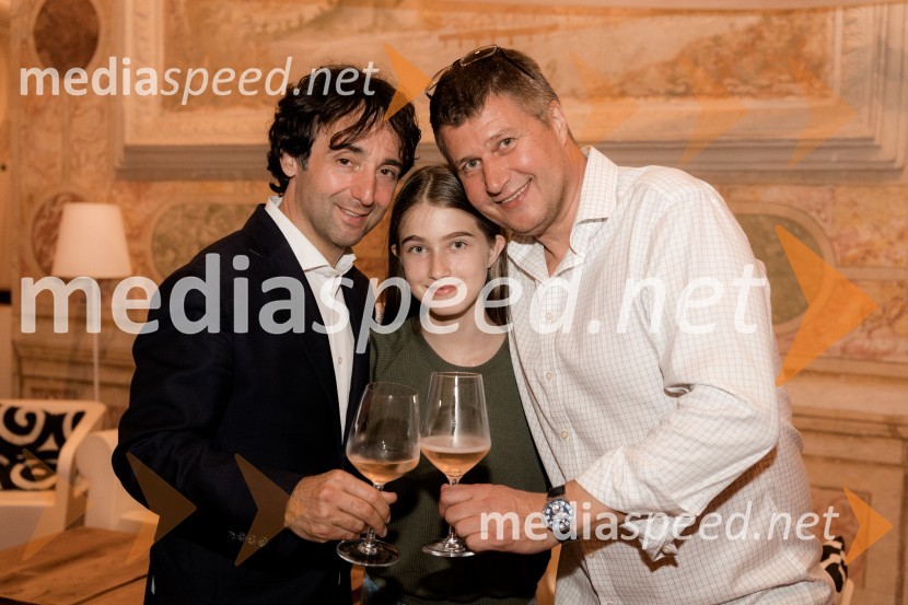  Tomaž Kavčič, kuharski mojster, Pri Lojzetu, Zemono, podpredsednik BASS;  ... ;  ... Pogostitev pri Tomažu Kavčiču ob prejemu Michelinove zvezdice