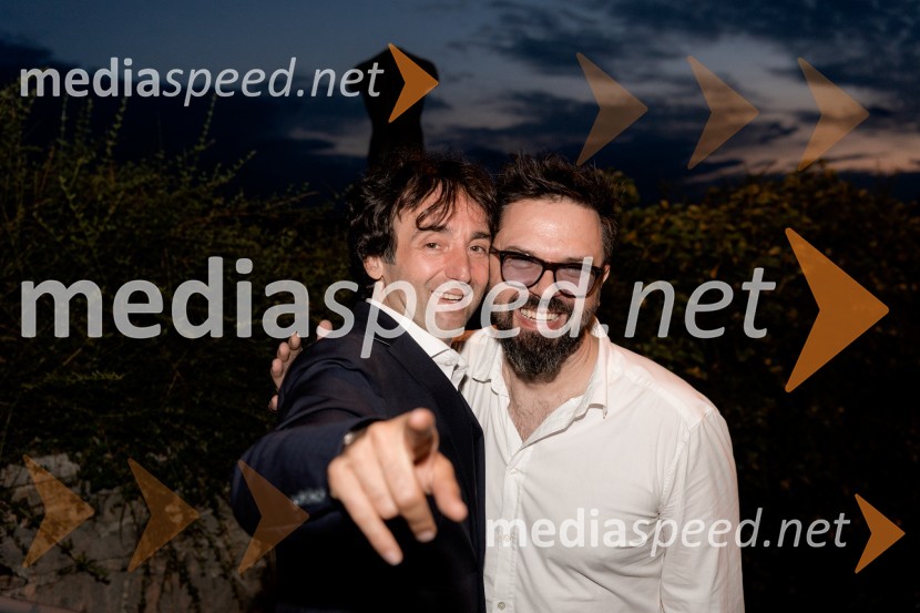  Tomaž Kavčič, kuharski mojster, Pri Lojzetu, Zemono, podpredsednik BASS;  Petar Grašo, pevecPogostitev pri Tomažu Kavčiču ob prejemu Michelinove zvezdice