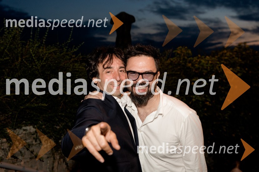  Tomaž Kavčič, kuharski mojster, Pri Lojzetu, Zemono, podpredsednik BASS;  Petar Grašo, pevecPogostitev pri Tomažu Kavčiču ob prejemu Michelinove zvezdice