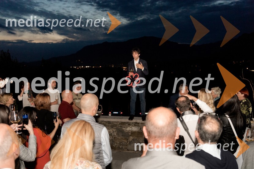  Tomaž Kavčič, kuharski mojster, Pri Lojzetu, Zemono, podpredsednik BASSPogostitev pri Tomažu Kavčiču ob prejemu Michelinove zvezdice