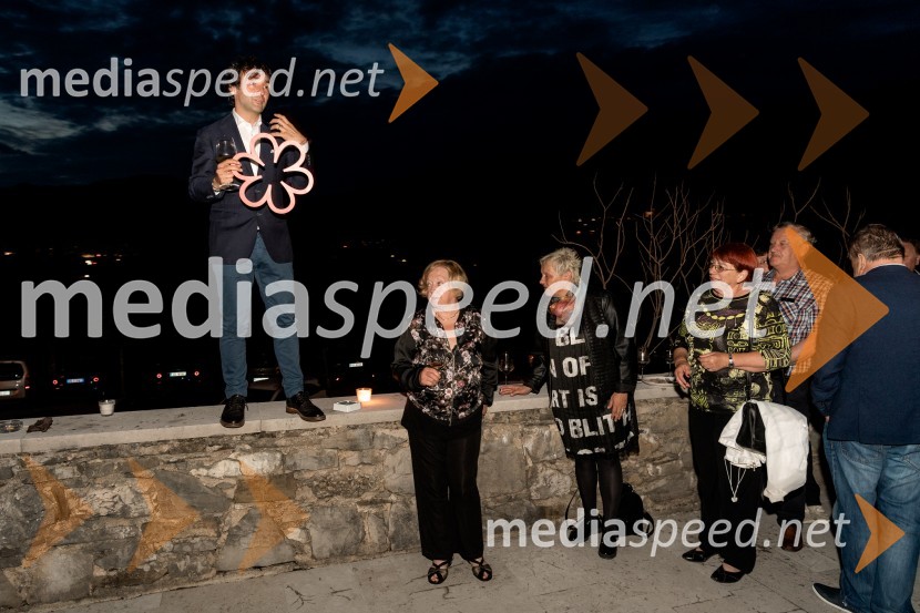  Tomaž Kavčič, kuharski mojster, Pri Lojzetu, Zemono, podpredsednik BASS;  ... ;  ... ;  ... Pogostitev pri Tomažu Kavčiču ob prejemu Michelinove zvezdice