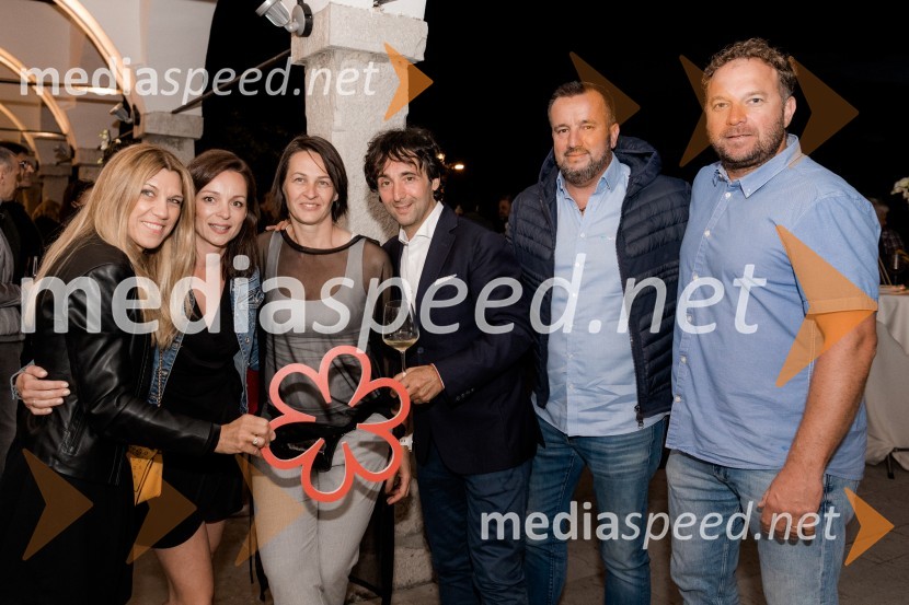  Flavia  Furios Kavčič, Dvorec Zemono;  ... ;  ... ;  Tomaž Kavčič, kuharski mojster, Pri Lojzetu, Zemono, podpredsednik BASS;  ... ;  ... Pogostitev pri Tomažu Kavčiču ob prejemu Michelinove zvezdice