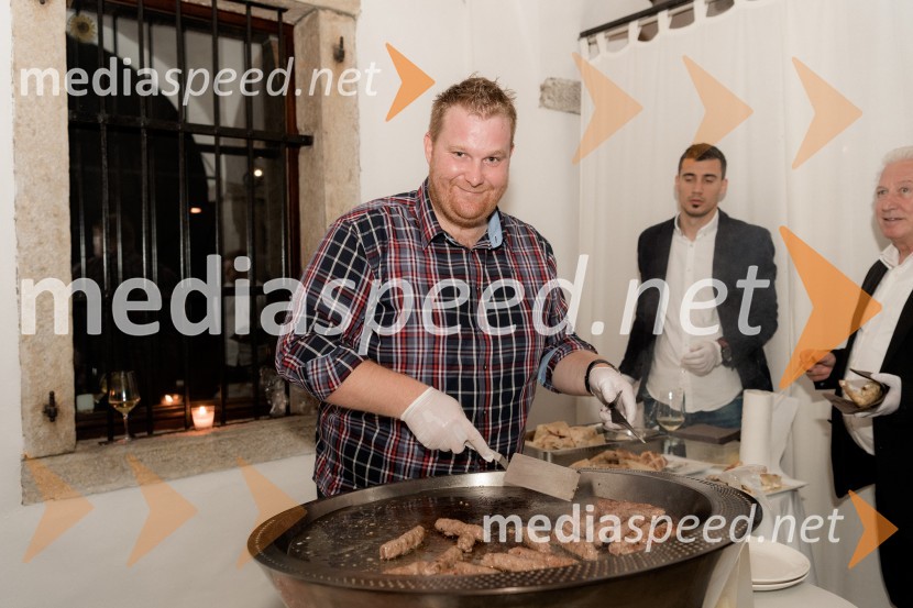 Pogostitev pri Tomažu Kavčiču ob prejemu Michelinove zvezdice