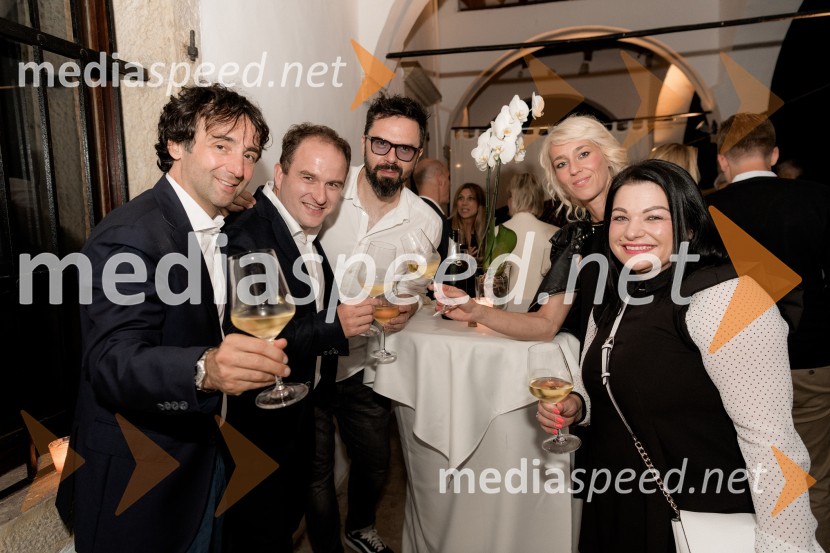  Tomaž Kavčič, kuharski mojster, Pri Lojzetu, Zemono, podpredsednik BASS;  ... ;  Petar Grašo, pevec;  ... ;  ... Pogostitev pri Tomažu Kavčiču ob prejemu Michelinove zvezdice