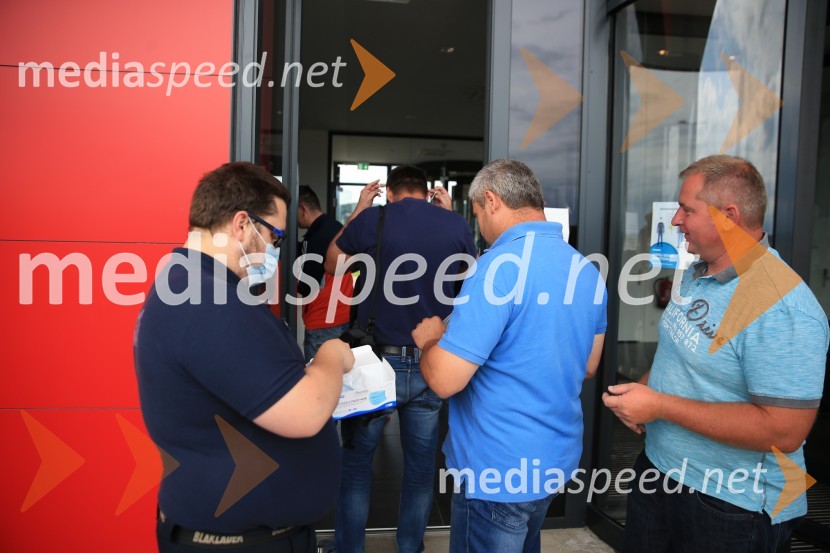 Delavci  Magne Steyr Hoče prezaposleni v Graz