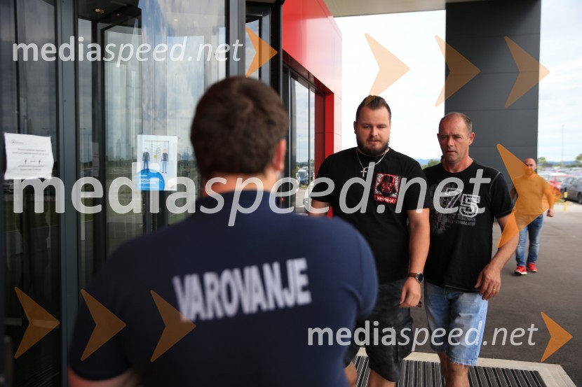 Delavci  Magne Steyr Hoče prezaposleni v Graz