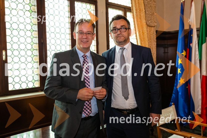  Robert Rakar, direktor primorske gospodarske zbornice;  Tomaž Počvavšek, D-imex, d.o.o.Zajtrk z razlogom, Britansko-slovenska gospodarska zbornica