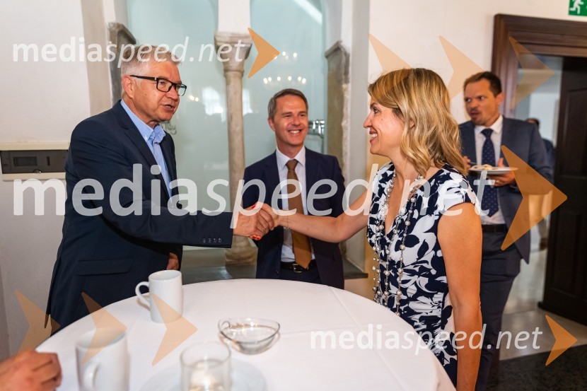  ... ;  Barbara Uranjek, CEO of British-Slovenian Chamber of CommerceZajtrk z razlogom, Britansko-slovenska gospodarska zbornica