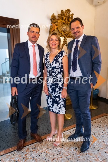  Luka Vesnaver, Deloitte;  Barbara Uranjek, CEO of British-Slovenian Chamber of Commerce;  Žiga Fišer, Vodja komuniciranja in odnosov z javnostmi, Slovensko-nemška gospodarska zbornicaZajtrk z razlogom, Britansko-slovenska gospodarska zbornica