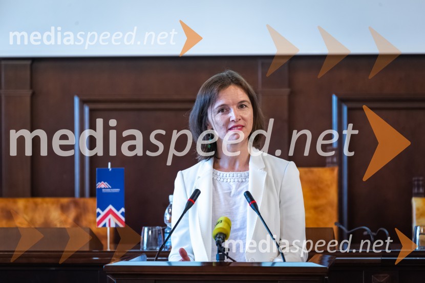  Sophie Honey, veleposlanica Združenega kraljestva Velika Britanija in Severna Irska v Republiki SlovenijiZajtrk z razlogom, Britansko-slovenska gospodarska zbornica