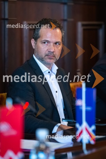  Tadej Gosak, direktor Titus DekaniZajtrk z razlogom, Britansko-slovenska gospodarska zbornica