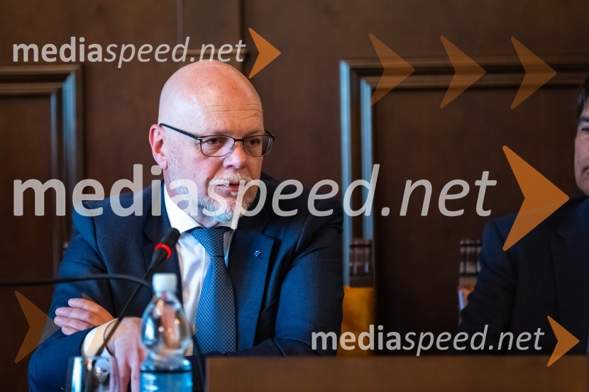  Dimitrij Zadel, predsednik uprave, Luka KoperZajtrk z razlogom, Britansko-slovenska gospodarska zbornica