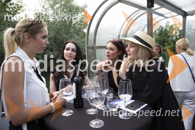 Londonska šola za odnose z javnostmi (LSPR) in UDO akademija, podelitev diplom 2020