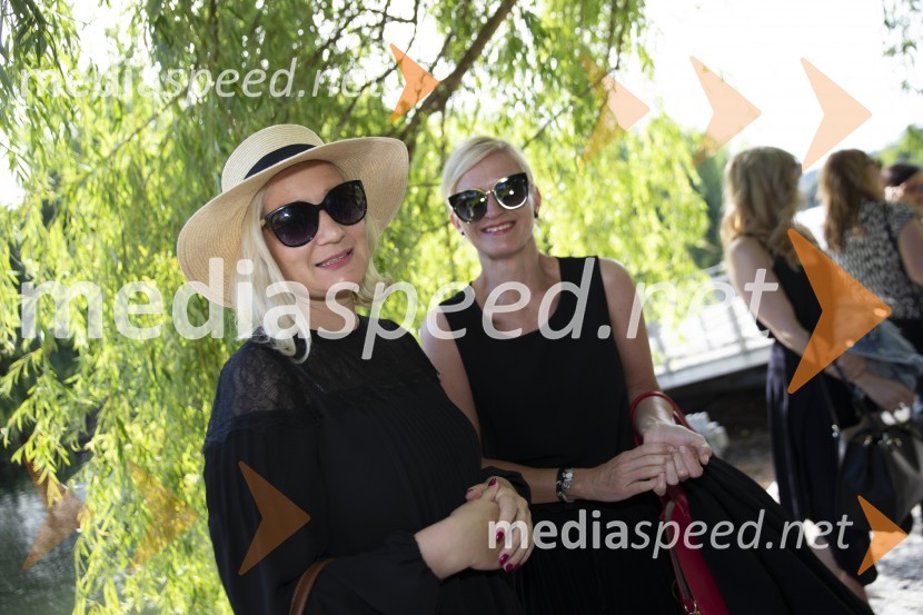  ... ;  Karolina Marolt, predavateljica LSPRLondonska šola za odnose z javnostmi (LSPR) in UDO akademija, podelitev diplom 2020