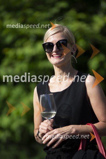  Karolina Marolt, predavateljica LSPRLondonska šola za odnose z javnostmi (LSPR) in UDO akademija, podelitev diplom 2020