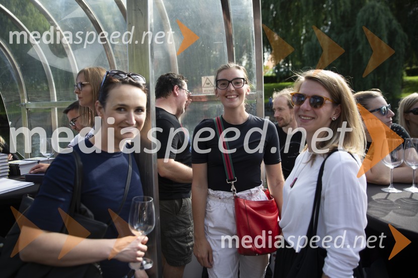 Londonska šola za odnose z javnostmi (LSPR) in UDO akademija, podelitev diplom 2020