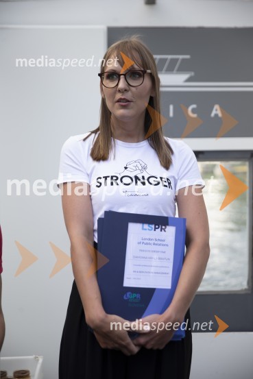  Mateja Repovž, direktorica izobraževanj na Marketing Magazinu in direktorica LSPR (Londonska šola za odnose z javnostmi)Londonska šola za odnose z javnostmi (LSPR) in UDO akademija, podelitev diplom 2020