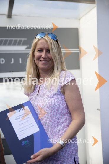  Alenka Grašič, asistentka vodstva AD/BA & PR, BSH Hišni aparati d.o.o. NazarjeLondonska šola za odnose z javnostmi (LSPR) in UDO akademija, podelitev diplom 2020