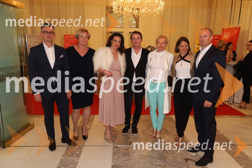  Marko  Lukič;  Alenka  Lukić, prof. za oblikovanje na Srednji šoli za oblikovanje MB;  Tina Orešič;  Tomaž Orešič, podpredsednik skupine ResaltaRadio and Juliet, jubilejna uprizoritev baleta SNG Maribor