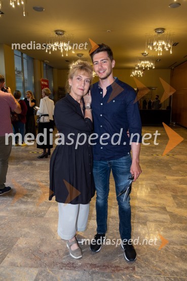  Barbara Hieng Samobor, direktorica in umetniška vodja MGL;  ... Žalostinke, premiera drame