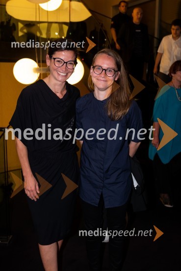  Simona  Belle, služba za stike z javnostmi MGL;  ... Žalostinke, premiera drame