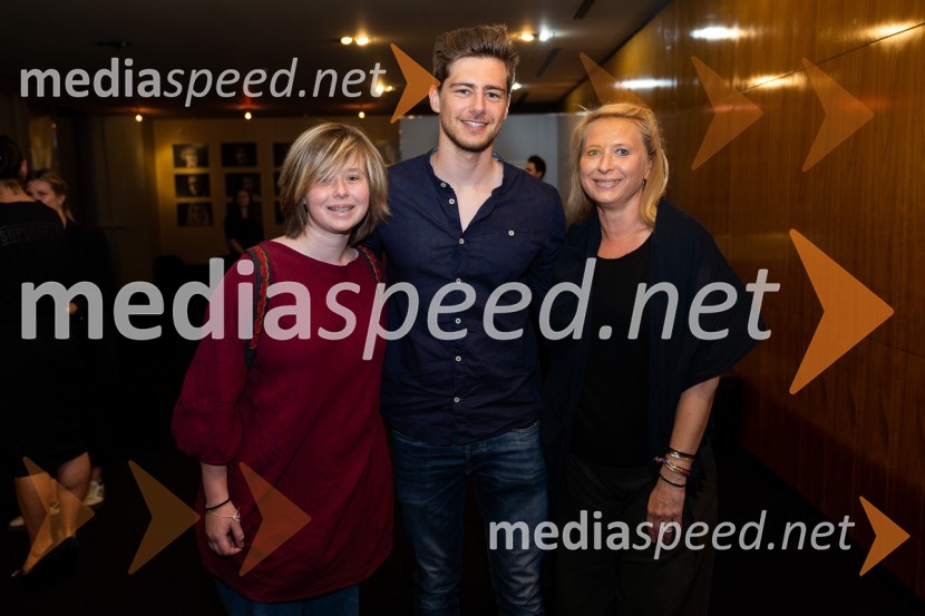  ... ;  ... ;  Tatjana Doma, dramaturginja SLG CeljeŽalostinke, premiera drame