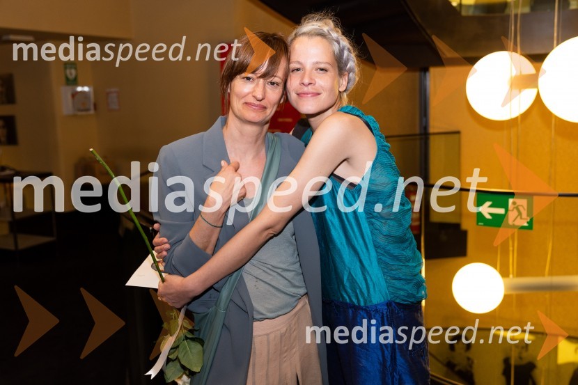  ... ;  Špela Ema Veble, kostumografinjaŽalostinke, premiera drame