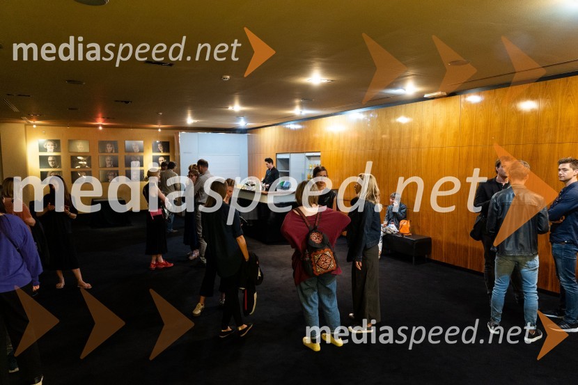 Žalostinke, premiera drame