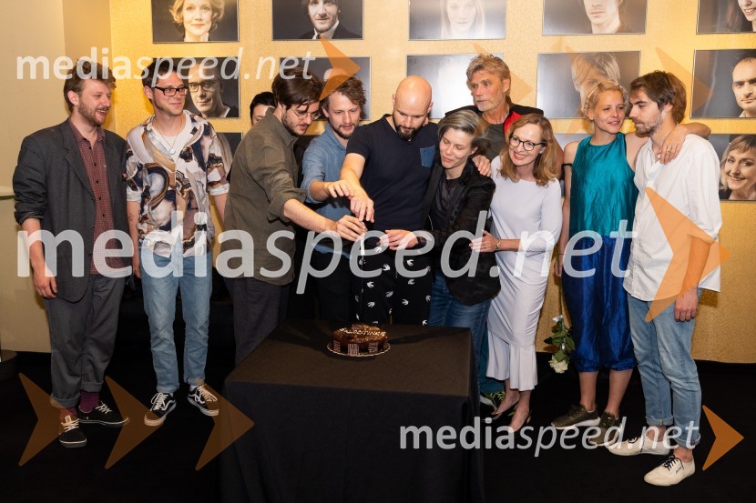 Žalostinke, premiera drame