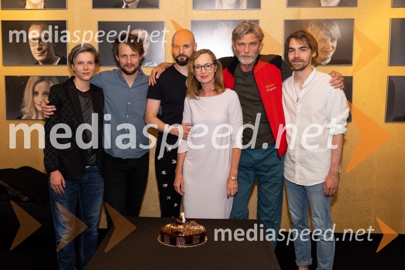  Mia Skrbinac, igralka;  Jernej Gašperin, igralec;  Jaka Lah, igralec;  Bernarda Oman, igralka;  Boris  Kerč, igralec;  Matic Lukšič, igralecŽalostinke, premiera drame