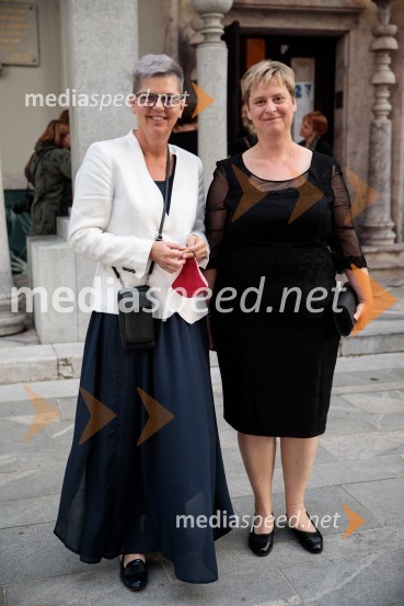  Mirjam Drnovšček, direktorica Prešernovega gledališča Kranj;  ... Monologi s kavča, premiera in odprtje razstave Dogodek je tu, dogodek imate v mestu!