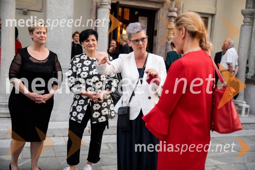  ... ;  ... ;  Mirjam Drnovšček, direktorica Prešernovega gledališča Kranj;  ... Monologi s kavča, premiera in odprtje razstave Dogodek je tu, dogodek imate v mestu!